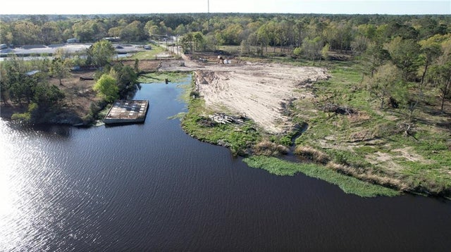 36236 Sloat Road, Slidell