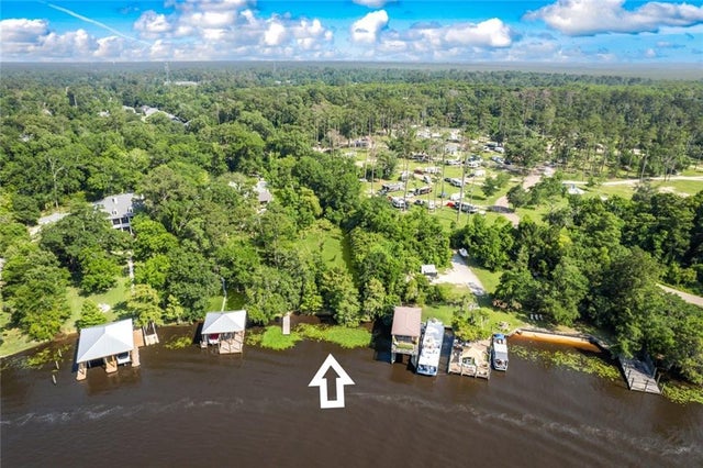 A Compass Point, Madisonville