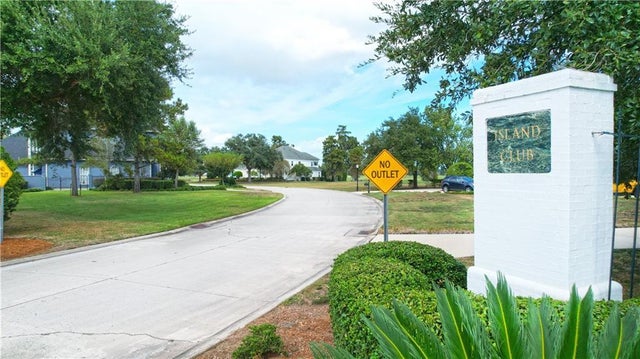 6 Island Club Court, New Orleans