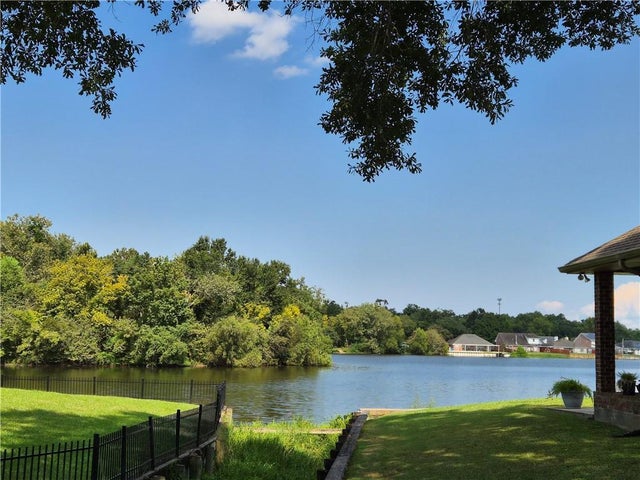 Wilson Street, Violet