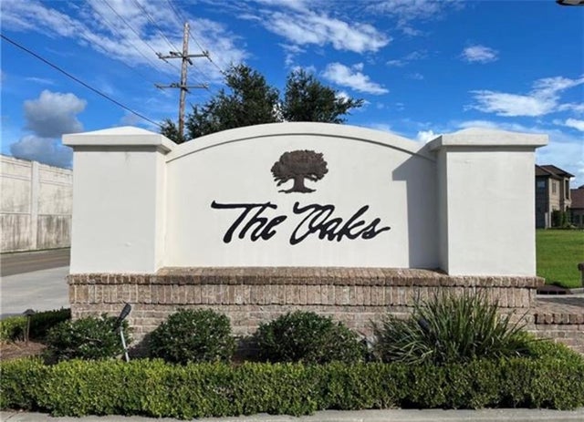 126 Oak Tree Drive, New Orleans