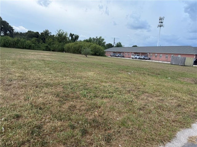 7980 Crowder Bl, New Orleans