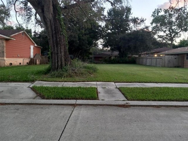 6327 Fairfax Place, New Orleans