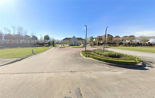 151 Horseshoe Bend, New Orleans