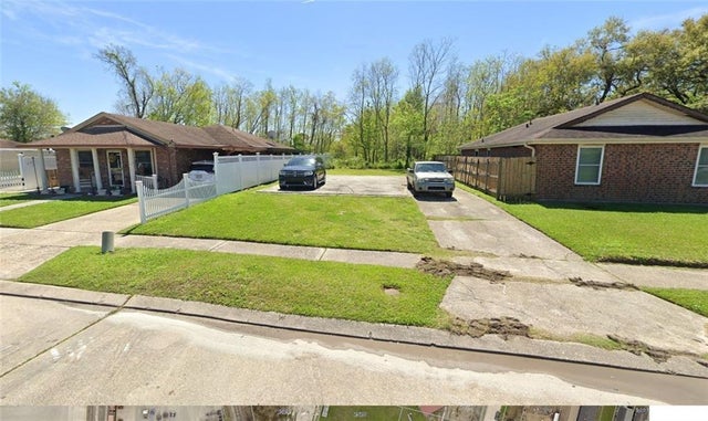 7600 Stonewood Street, New Orleans