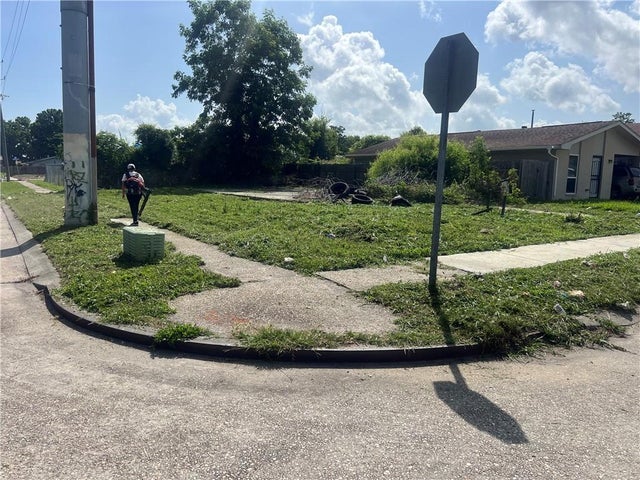 7679 Avon Park Bl, New Orleans