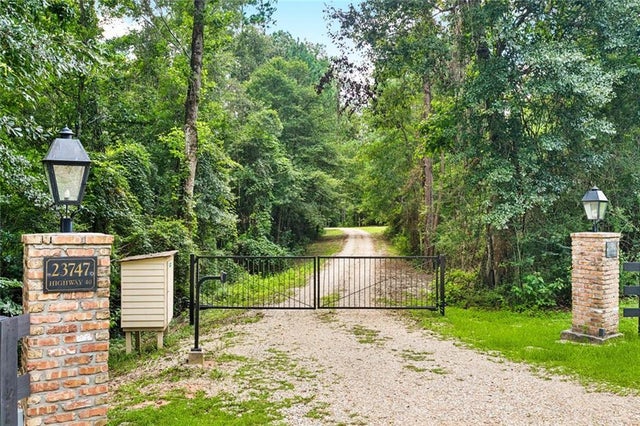 51 Acres Highway 40 Hy, Bush