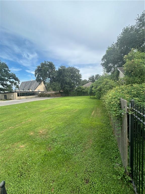 1516 Seville Drive, New Orleans