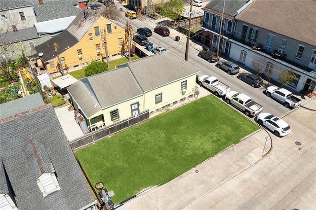 1000 Frenchmen Street, New Orleans