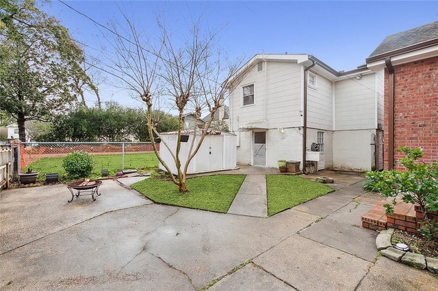 359 1/2 Phosphor Av, Metairie