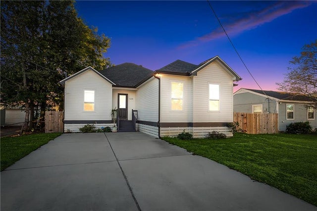 1239 Center Street, Arabi