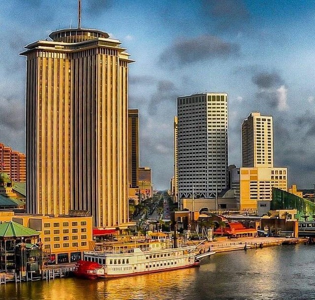 2 Canal Street 2209, New Orleans