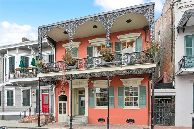 811 Burgundy Street, New Orleans