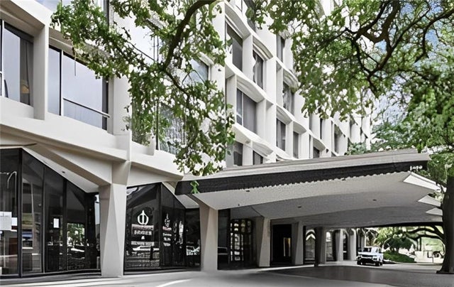 2100 Street Charles Av 3m, New Orleans