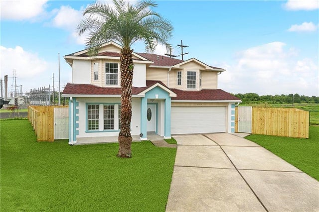 2349 N Village Green Street, Harvey