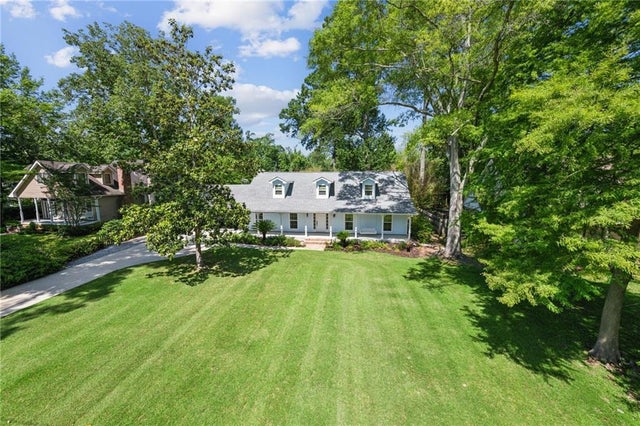 310 Scotchpine Drive, Mandeville