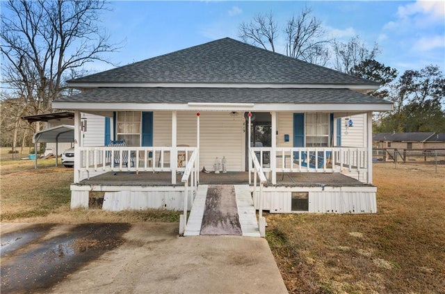 819 Highway 497, Glenmora