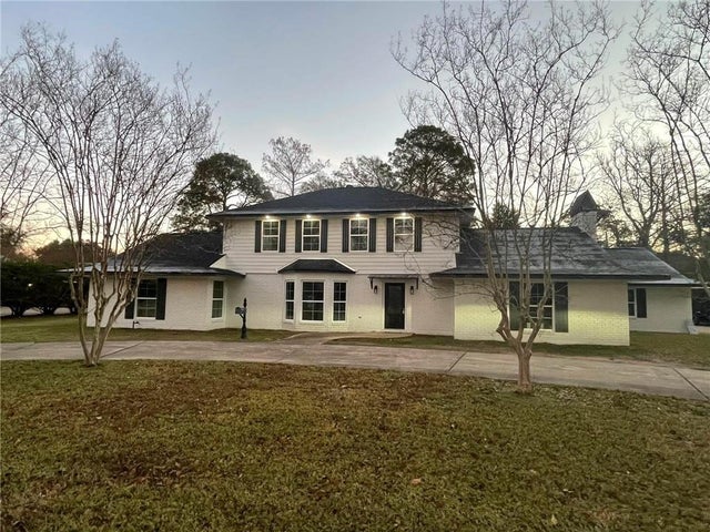 1207 Heyman Lane, Alexandria