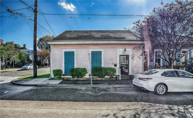 2300 Annunciation Street, New Orleans