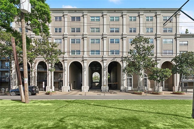 1750 Street Charles Av 202, New Orleans