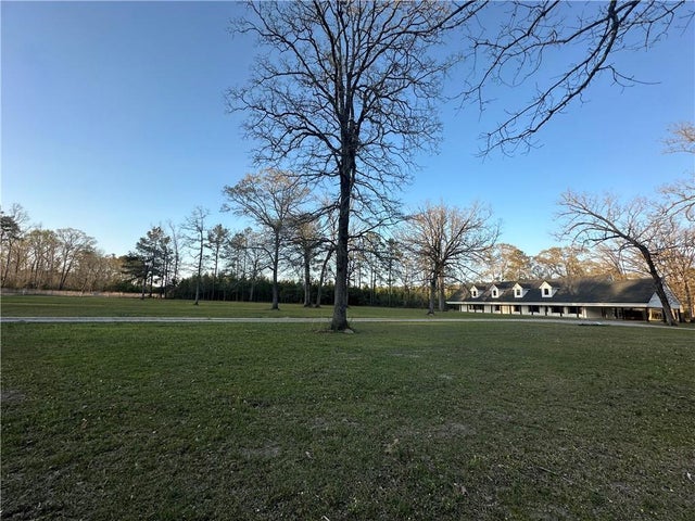 348 Estate Drive, Pineville