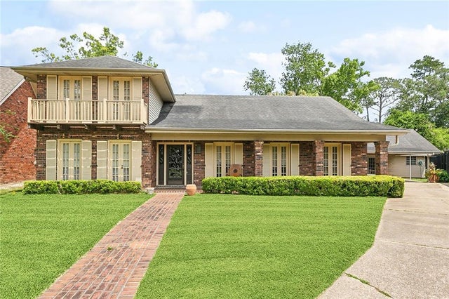 6 Tudor Lane, River Ridge