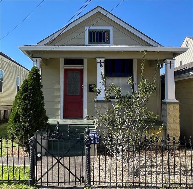 526 Bellecastle Street, New Orleans