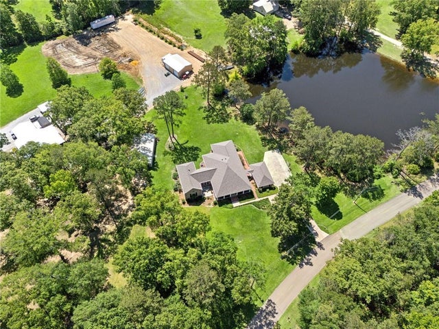 61180 Doe Run Drive, Amite