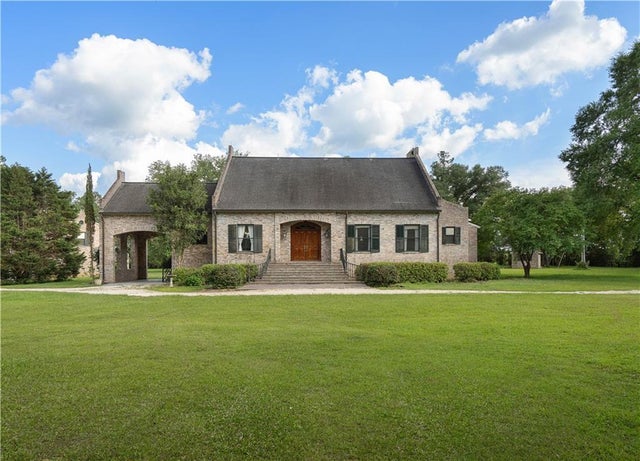 22450 Elderberry Lane, Bush