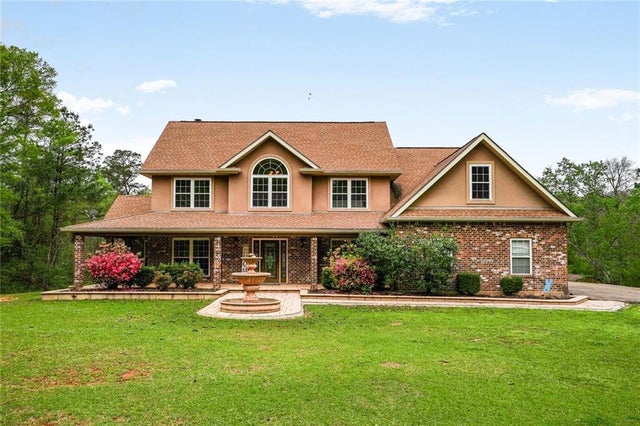 60 Bleu Lake Drive, Covington