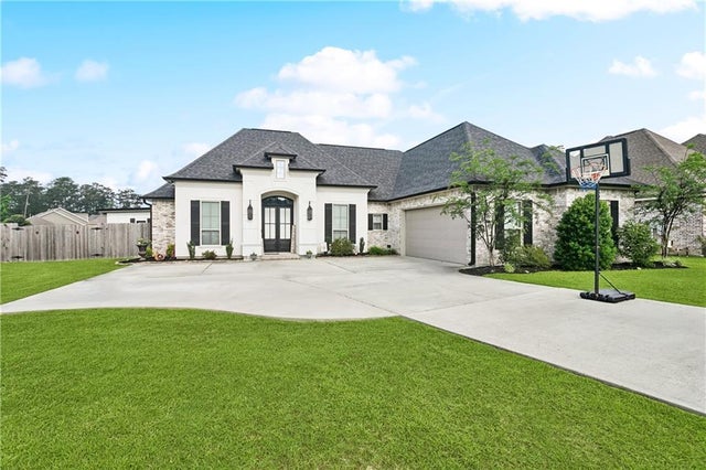 1112 Safflower Court, Madisonville