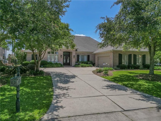 2044 S Lakeshore Bl, Slidell