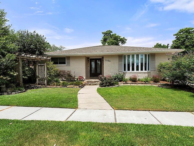 1104 Sena Drive, Metairie