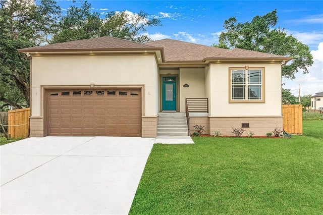 2931 Behrman Hy, New Orleans