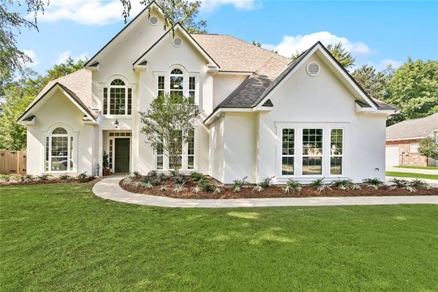 956 Rue Chinon, Mandeville