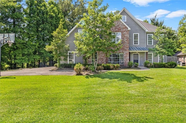 647 Highland Oaks Drive, Baton Rouge