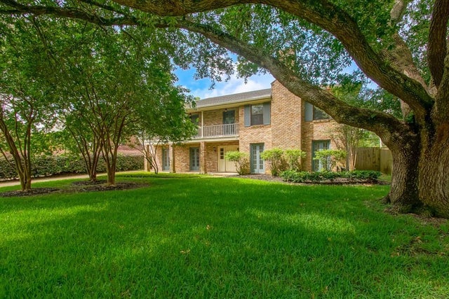 8808 Chretien Point Place, River Ridge