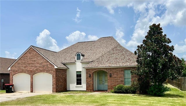 104 Parker Oak Drive, Church Point