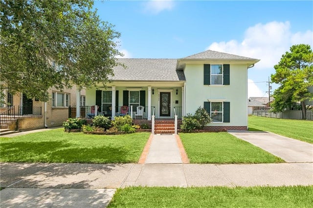 6744 Canal Bl, New Orleans