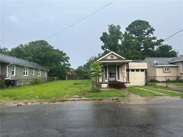 2739 & 2735 Jonquil Street, New Orleans