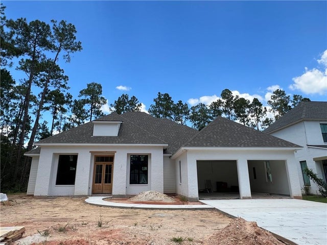 184 Chateau Papillon, Mandeville