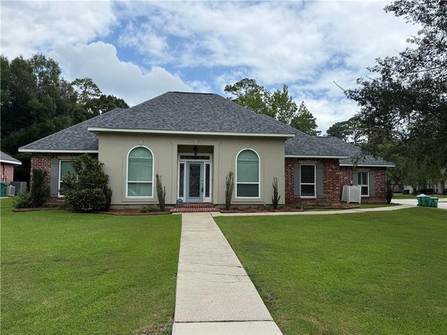 547 Casey Drive, Mandeville