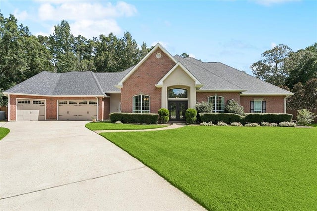 381 Stonehaven Drive, Mandeville