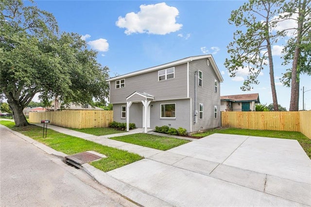 7701 Lady Gray Street, New Orleans