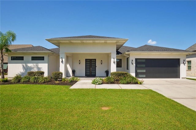 110 Ciena Drive, Gretna