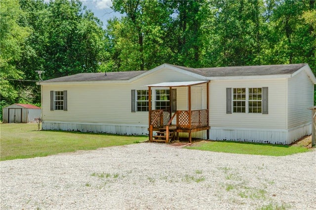 21761 Highway 40 Lane, Bush