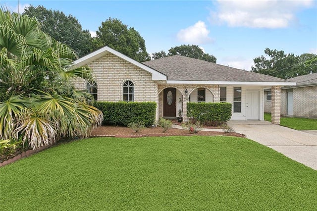 2001 N Woodlawn Av, Metairie