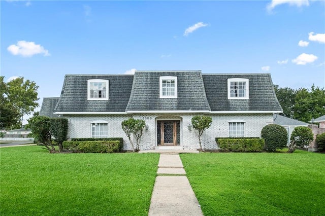 1300 Transcontinental Drive, Metairie