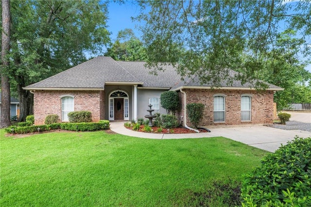 330 Westwood Drive, Mandeville