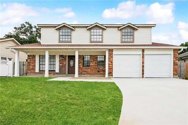 2027 Spanish Oaks Drive, Harvey